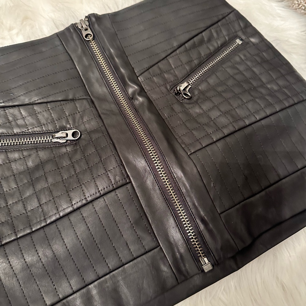 StyleStalker Skirt - Picture 2 of 5